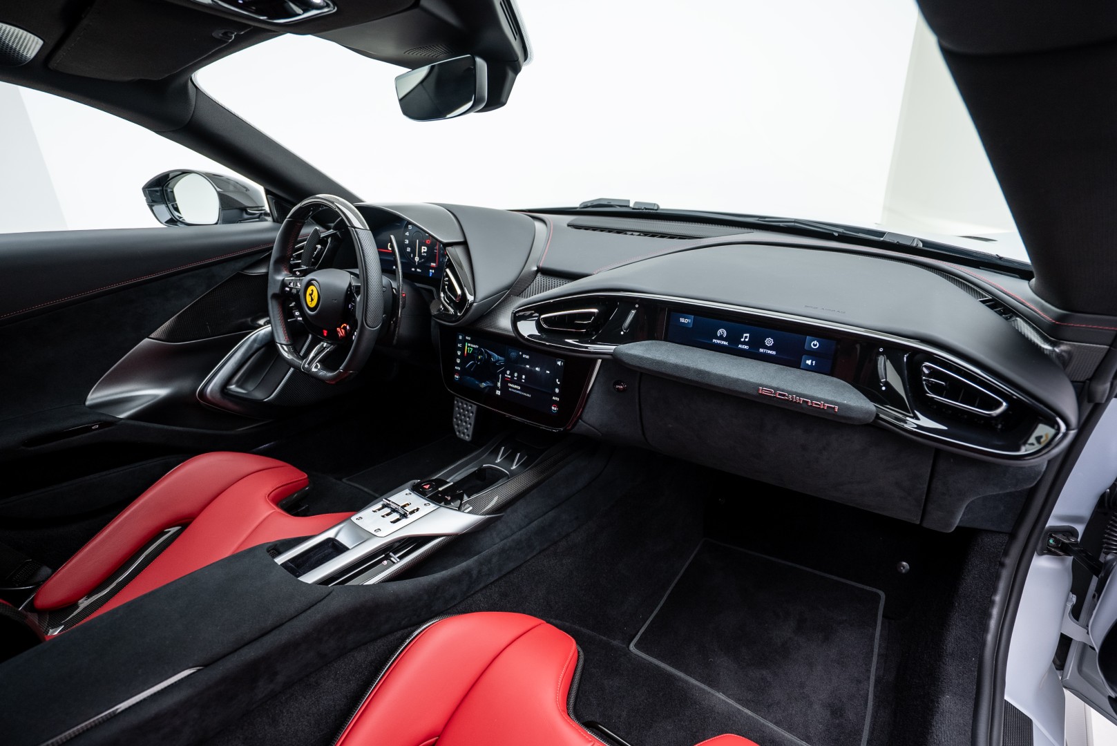 2025 FERRARI 12 CILINDRI. 7 YEARS MAIN DEALER SERVICE. FULL CARBON EXTERIOR. CUSTOM SPECIFICATIONS.
